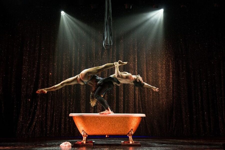 Paris: 3-Course Dinner & Show at Paradis Latin Cabaret - Food Reality Check: Why Ratings Split