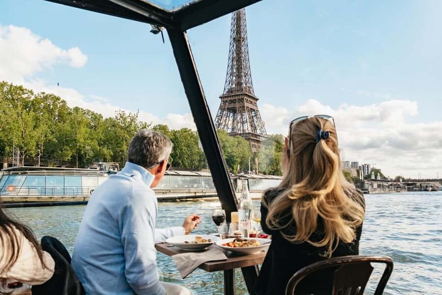 Paris : 3-Course Gourmet Dinner Cruise on Seine River - Key Points at a Glance