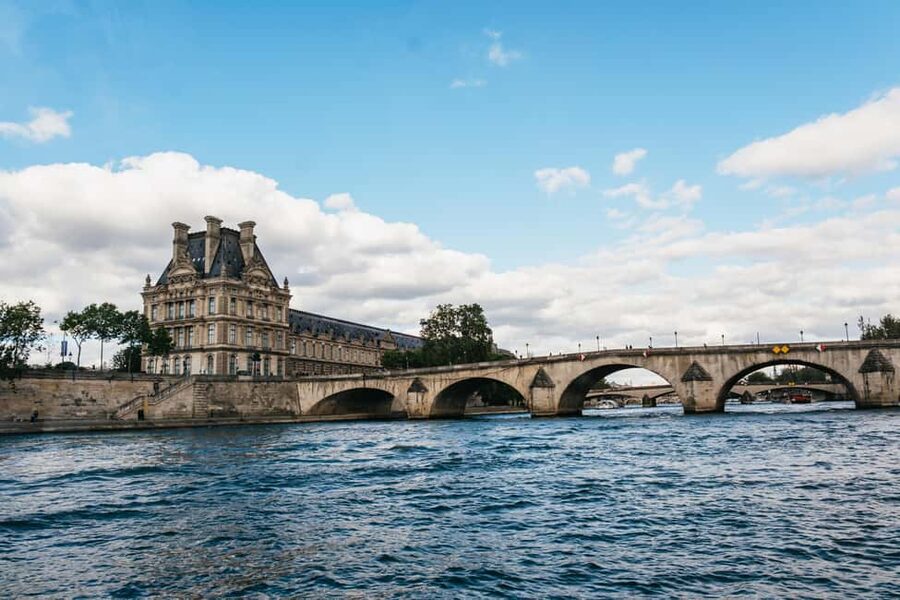 Paris : 3-Course Gourmet Dinner Cruise on Seine River - Should You Book This Paris Seine Gourmet Dinner Cruise?