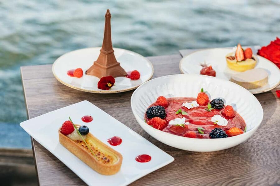 Paris : 3-Course Gourmet Dinner Cruise on Seine River - A Glass-Boat Dinner Cruise That Feels Like a Paris Plan