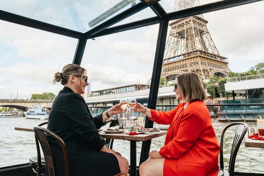 Paris : 3-Course Gourmet Dinner Cruise on Seine River - Drinks, Champagne Options, and the Extras That Change the Final Cost