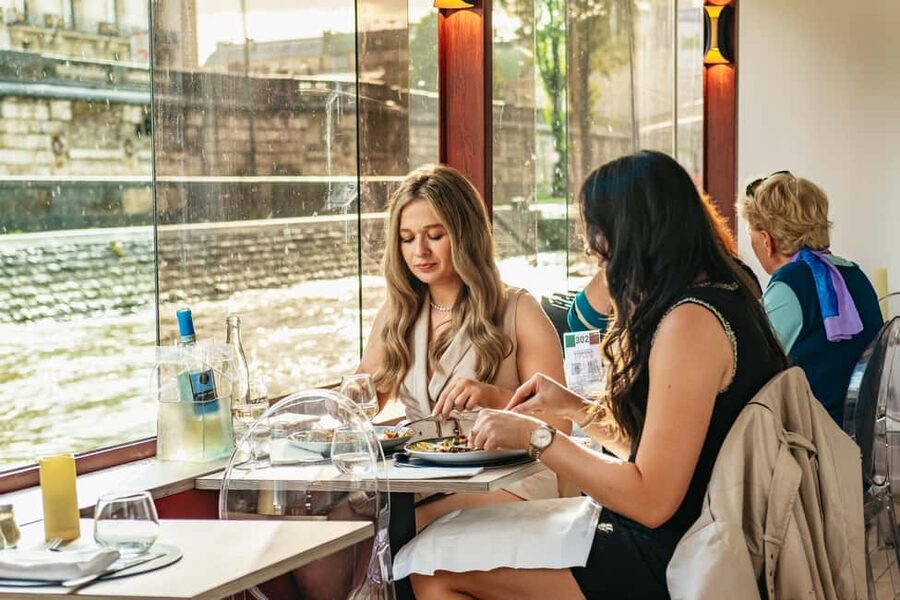 Paris: 3-Course Italian Meal Seine Cruise - Should you book Trattoria en Seine on Le Théo?