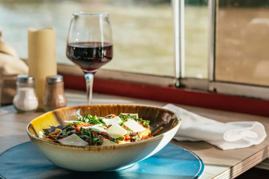 Paris: 3-Course Italian Meal Seine Cruise - Boarding at 11:45: how to find the dock without stress