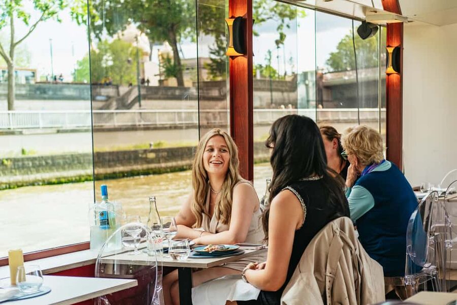 Paris: 3-Course Italian Meal Seine Cruise - The Italian menu: what you eat, and why it works at sea