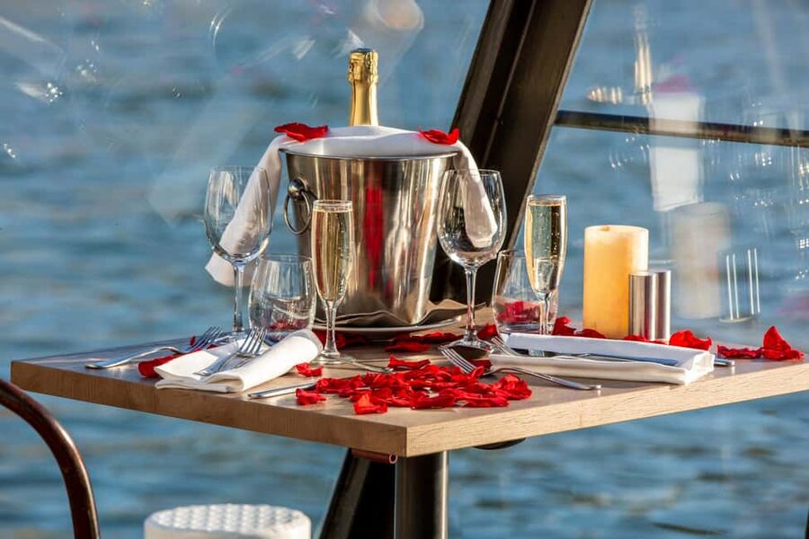 Paris: 3-Course Lunch Cruise on the River Seine - FAQ