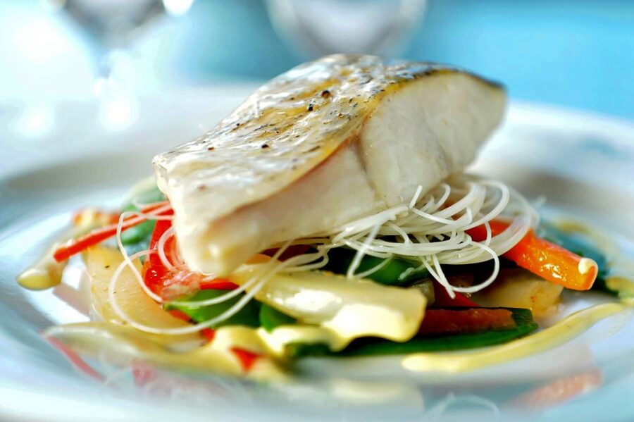 Paris: 3-Course Lunch Cruise on the River Seine - Should you book this Paris Seine lunch cruise?