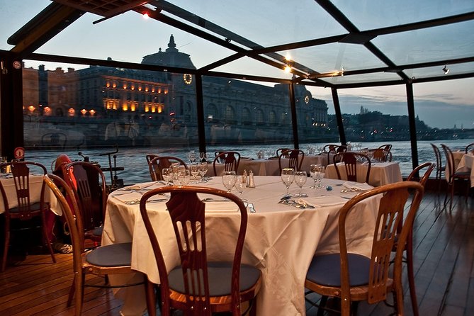 Paris 3-Courses Gourmet Dinner Seine River Cruise with Champagne - Live Music, Service, and the Tip Moment You Should Watch