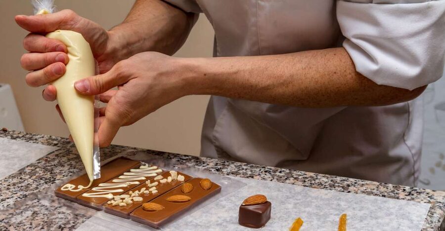 Paris: 45-minute Chocolate Making Workshop at Choco-Story - Design choices that make your chocolate bar feel personal