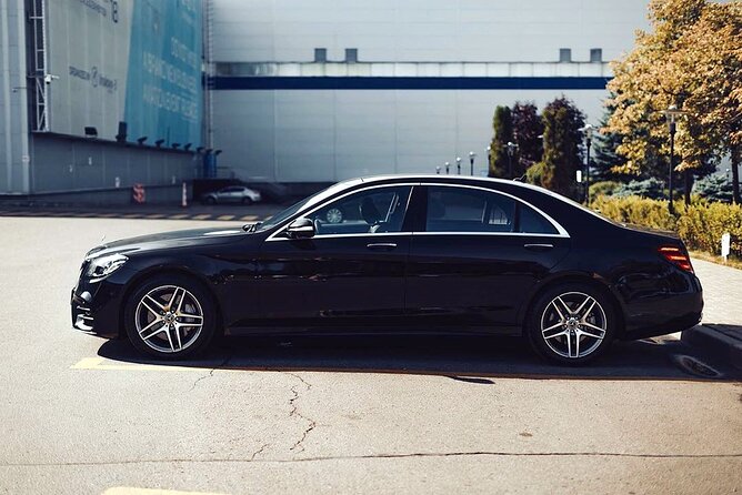 Paris Airport Transfer Service - Meet and greet at CDG or in your hotel lobby