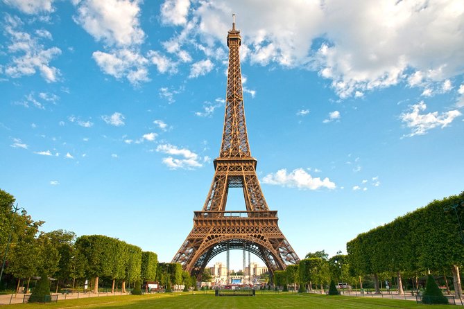 Paris Airport Transfer Service - The ride to Paris: fast, safe, and built for luggage