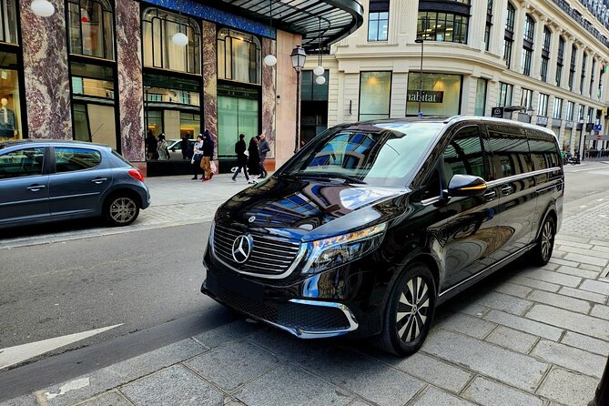 Paris Airport Transfer Service - Sanitized ride and safety rules that reduce anxiety
