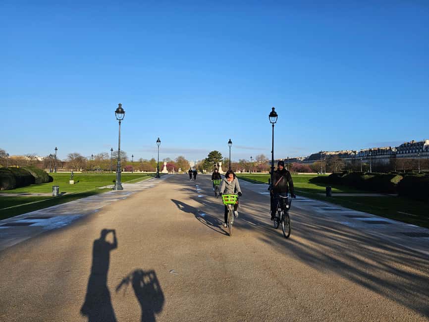 Paris Before the Crowds: Sunrise Bike Tour with Breakfast - Louvre Pyramid at First Light, Plus Photo Time That Makes Sense