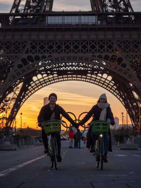 Paris Before the Crowds: Sunrise Bike Tour with Breakfast - Breakfast and Coffee in a Local Café That Actually Feels French