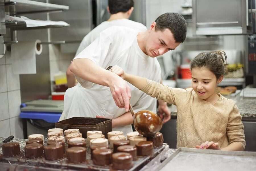 Paris: Behind the Scenes Bakery Tour with Breakfast - Getting there at Saint Paul and what to plan for