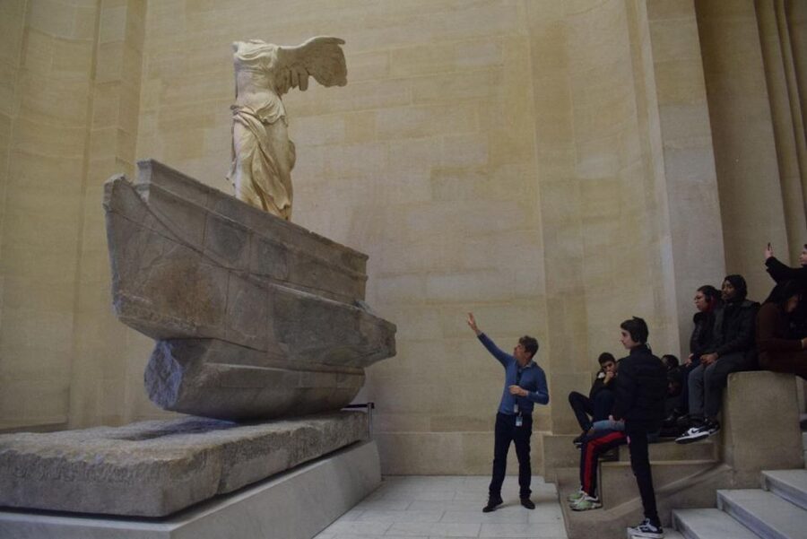 Paris: Best of the Louvre Guided Tour with Pre-booked Ticket - “The Three Women” Moment and Other Crowd-Loving Stops