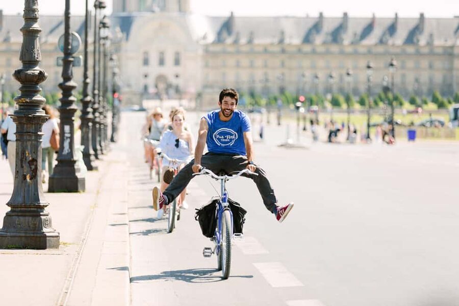 Paris Bike Tour: Eiffel Tower, Place de la Concorde & More - From the Left Bank toward the Louvre, getting oriented quickly