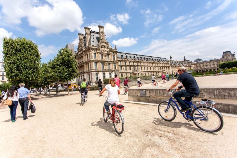 Paris Bike Tour: Eiffel Tower, Place de la Concorde & More - Dome church and Invalides: Napoleon’s burial area, explained on the ride