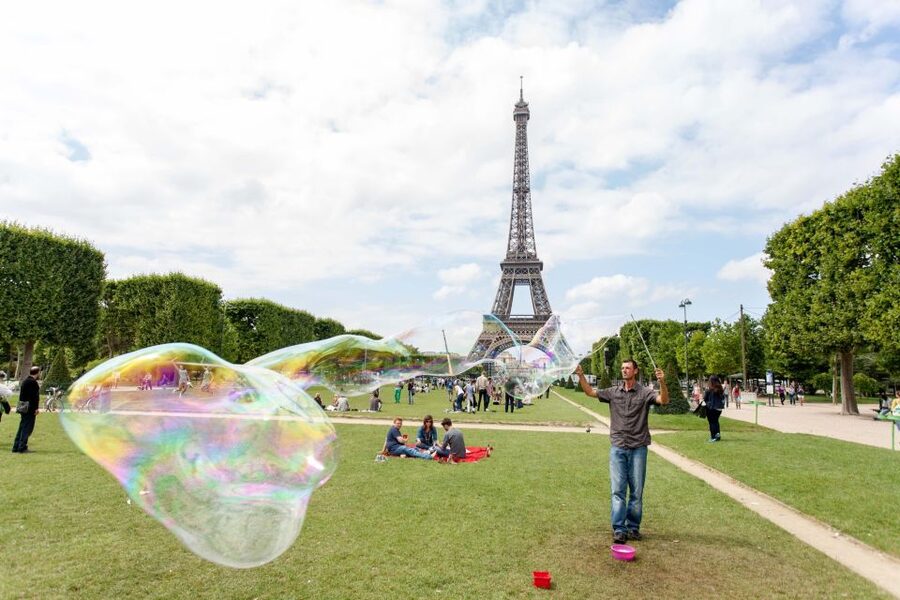 Paris Bike Tour: Eiffel Tower, Place de la Concorde & More - Safety, hand signals, and staying comfortable in traffic