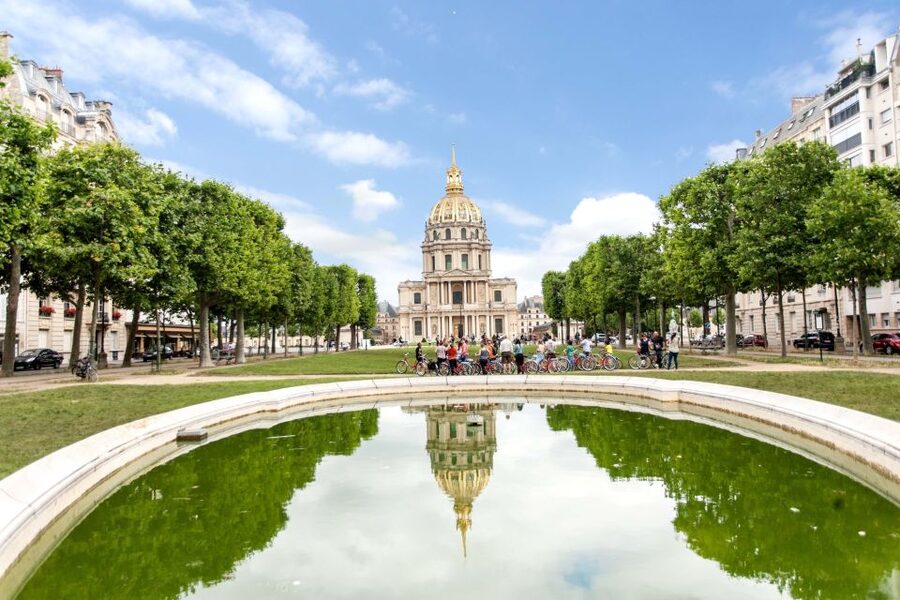 Paris Bike Tour: Eiffel Tower, Place de la Concorde & More - Kids, families, and what “easy to join” really means