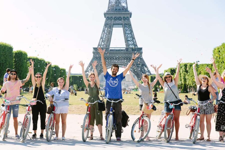 Paris Bike Tour: Eiffel Tower, Place de la Concorde & More - Cruiser-bike comfort and the kind of ride this is