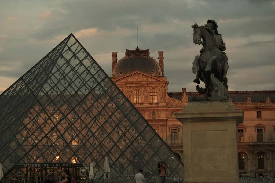 Paris By Night: 3-Hour Guided Bike Tour - Why This 3-Hour Paris Night Ride Feels Like a Shortcut