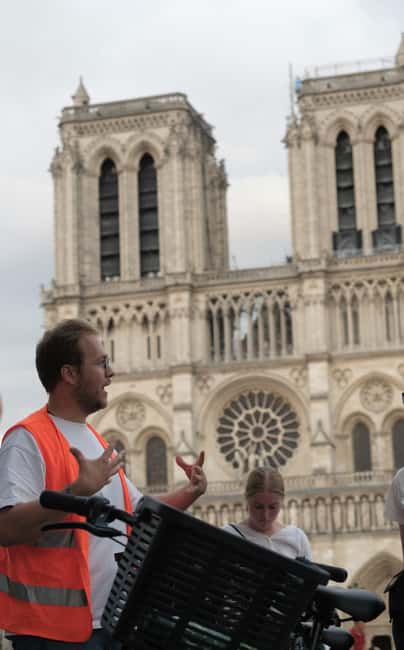 Paris By Night: 3-Hour Guided Bike Tour - From the Opéra to Place de la Concorde: Riding Into Paris After Dark