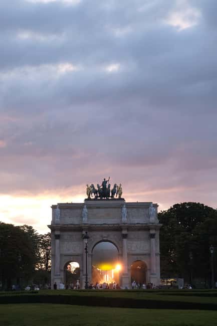 Paris By Night: 3-Hour Guided Bike Tour - Place Vendôme and the Grand Squares: What to Look For at Night