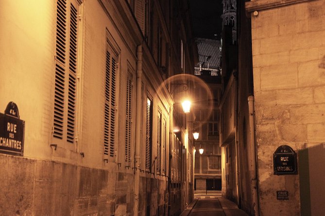 Paris by Night Walking Tour: Ghosts, Mysteries and Legends - The Square du Vert-Galant: When Romance Meets Fire