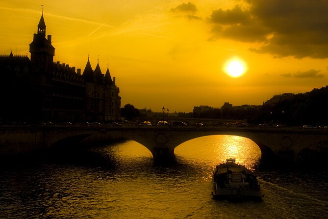 Paris by Night Walking Tour: Ghosts, Mysteries and Legends - Conciergerie and Marie Antoinette: Prison Instead of Pageantry
