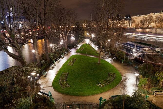 Paris by Night Walking Tour: Ghosts, Mysteries and Legends - Île de la Cité: The Center Where Power and Fear Converge