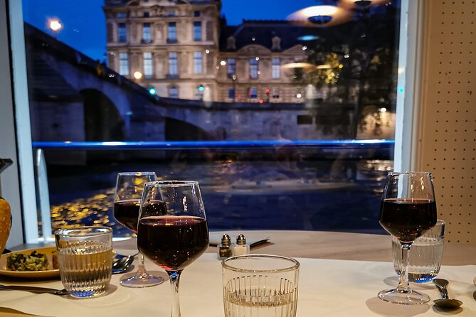 Paris Capitaine Fracasse 3 Course Seine River Dinner Cruise - Eiffel Tower and Pont Alexandre III: the postcard moments in motion