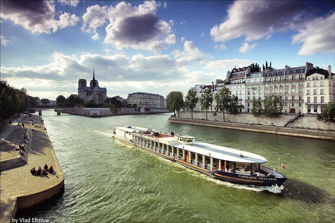 Paris Capitaine Fracasse 3 Course Seine River Dinner Cruise - Orsay, the Assemblée Nationale, and the Louvre from the river