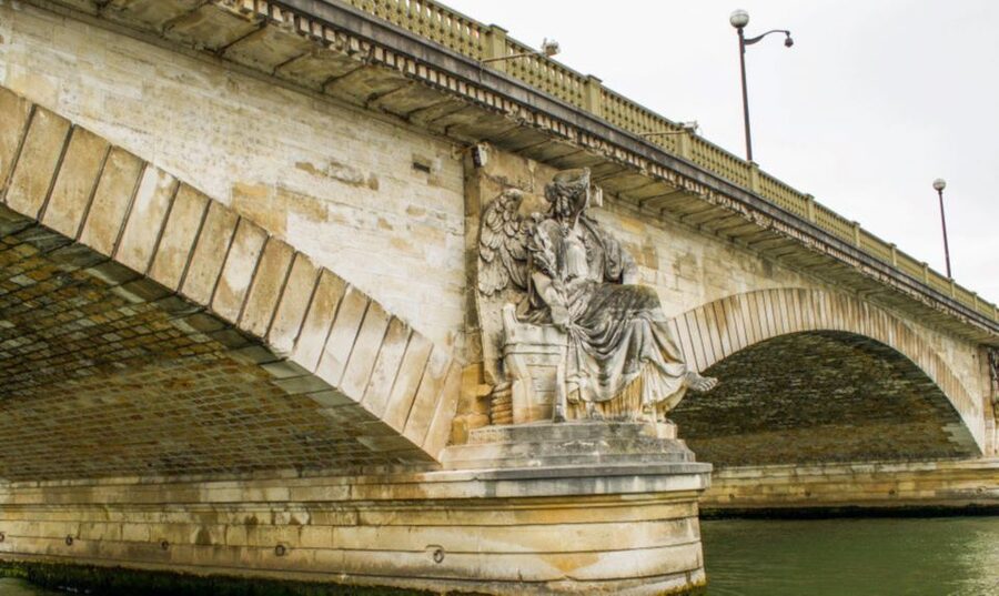 Paris: Catacombs, Audio Guide, and River Cruise Option - Following the story: how the Catacombs audio guide works in real life