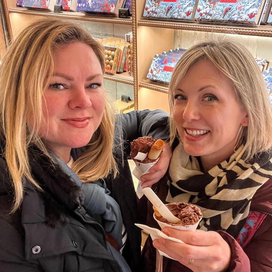 Paris: Chocolate & Patisserie Walking Tour with Tastings - Key highlights at a glance