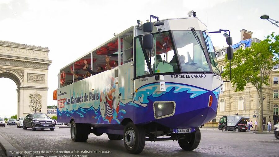 Paris: City and River Seine Tour on an Amphibious Bus - Street highlights: Eiffel Tower, Champs-Élysées, and Arc de Triomphe views