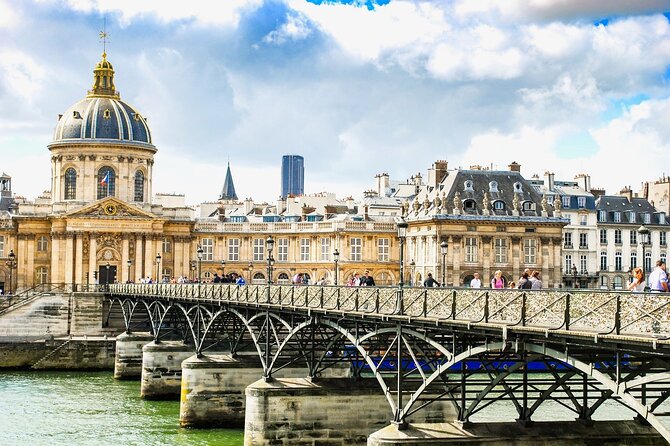 Paris City Center Free Walking Tour (Tip-Based) - Pont Neuf to the Louvre Perimeter: Old Bridge Secrets and the Mona Lisa Context