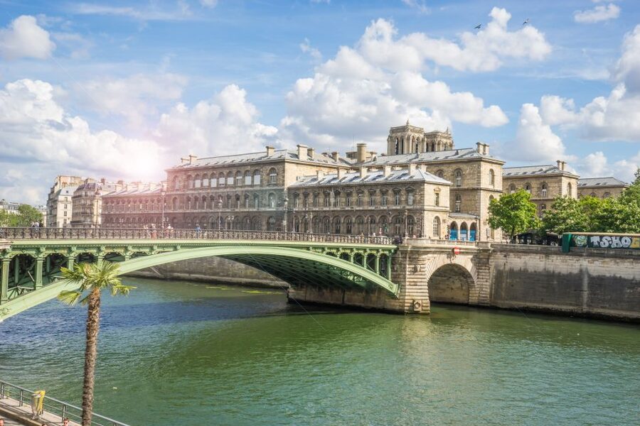 Paris: City Center Group Tour in German - Palais Garnier: the opera story behind the seating rules