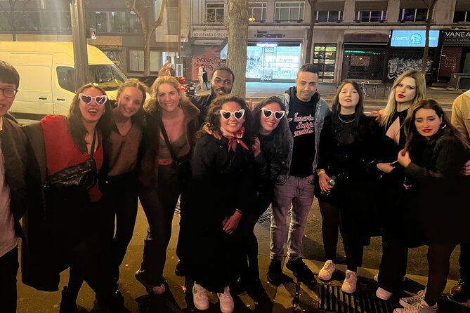 Paris: City Center Guided Pub Crawl with Shots & Club Entry - Why Châtelet is the smart kickoff for a pub crawl