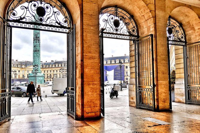 Paris City of Fashion History Private Guided Walking Tour - How Ivo ties fashion, psychology, and modern trends together