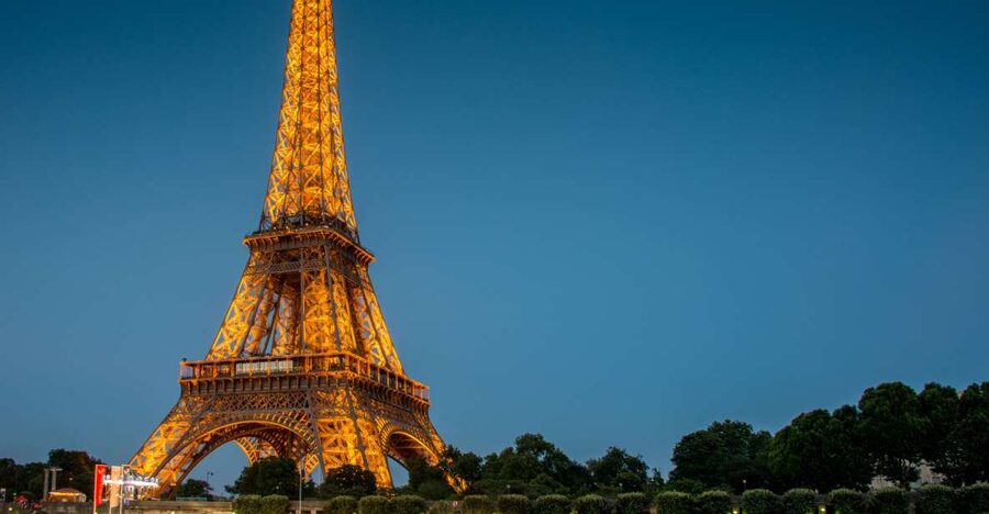 Paris: City Tour by Bus with Eiffel Tower & Optional Summit - How the bus ride stays fun: comfort plus headphone commentary