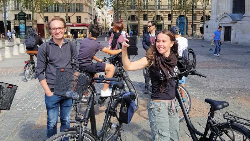 Paris: City Treasures Bike Tour - Empire and Revolution stops: Napoleon and Marie Antoinette on the ground