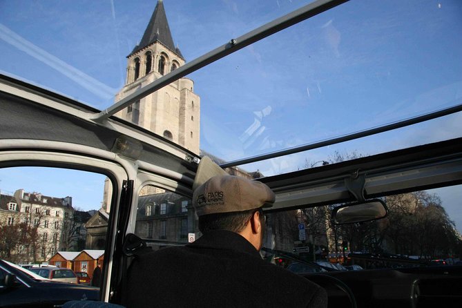 Paris Classic tour in 2CV - Louvre and Notre Dame Cathedral: Big Names, Quick Interpretations