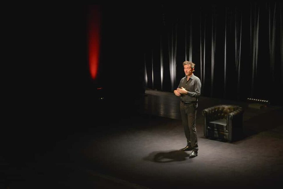 Paris: Comedy Show in English - How to Become a Parisian - Public Transport Protocol, Explained Without Making You Feel Ignorant