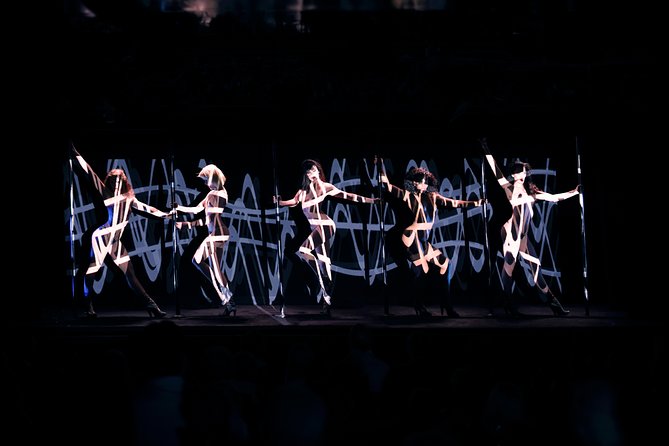 Paris Crazy Horse Cabaret Show Champagne & macarons - Champagne and macarons: the part that makes it feel like a deal