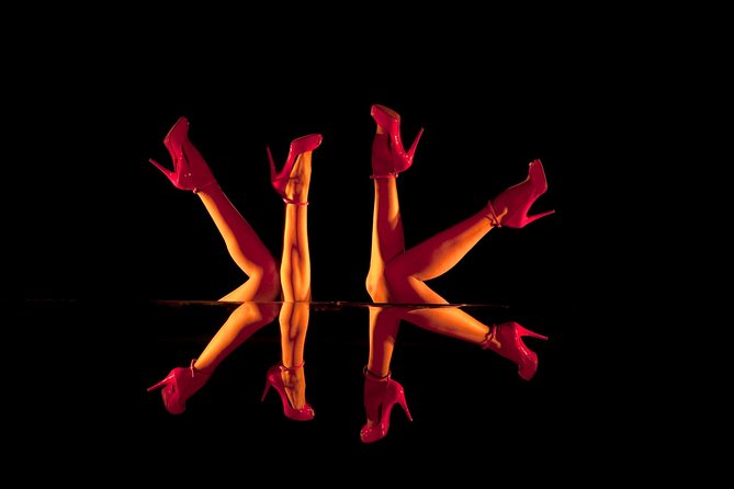 Paris Crazy Horse Cabaret Show with Beverages including Champagne - Seating, arrival timing, and how the venue places you