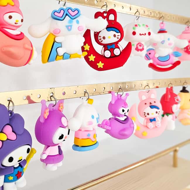 Paris: Create your phone strap, bag or keychain - Language support in English, French, or Russian
