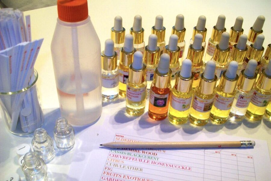 Paris: Create your Signature Scent Perfume Workshop - The 90-minute formula lab: making three trial perfumes