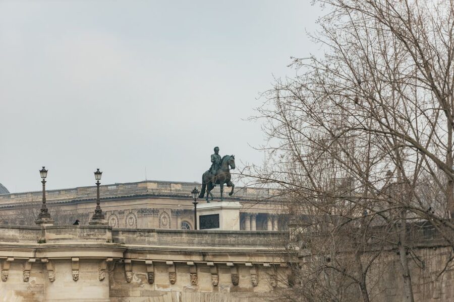Paris: Cruise on the Saint-Martin Canal and the Seine River - The underground vault: the moment the cruise turns unforgettable