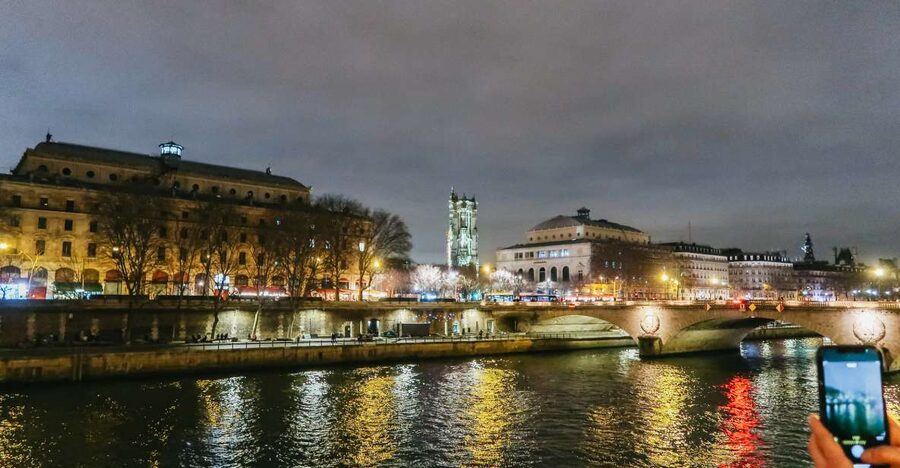 Paris: Dark History and Ghostly Guided Walking Tour - Pont Neuf at Night: Secret Society Threads and Parisian Symbol Spotting