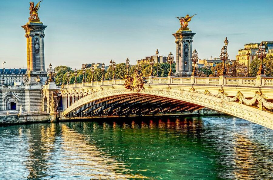 Paris: Day or Sunset Cruise with Drink, Ice Cream or Dessert - The Trocadéro Dessert Stop: How the Included Sweet Works